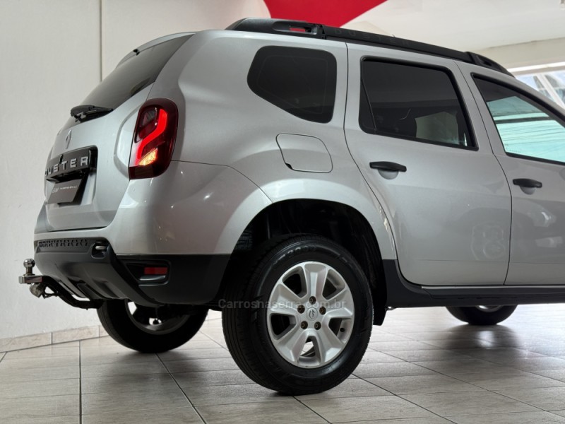 DUSTER 1.6 EXPRESSION 4X2 16V FLEX 4P MANUAL - 2017 - GUAPORé