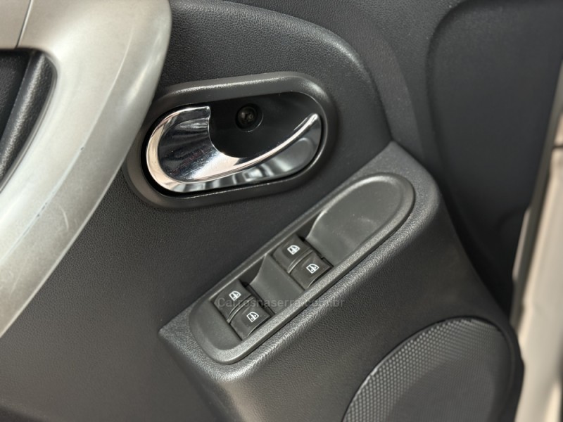DUSTER 1.6 EXPRESSION 4X2 16V FLEX 4P MANUAL - 2017 - GUAPORé