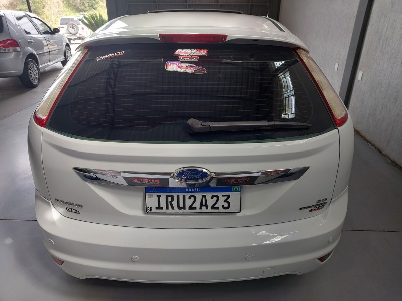 FOCUS 2.0 TITANIUM HATCH 16V FLEX 4P AUTOMÁTICO - 2011 - SãO SEBASTIãO DO CAí