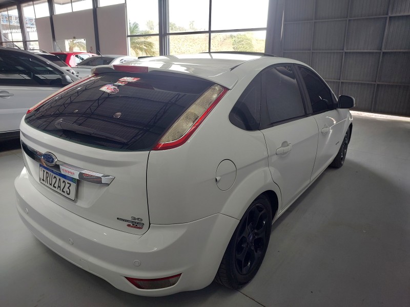 FOCUS 2.0 TITANIUM HATCH 16V FLEX 4P AUTOMÁTICO - 2011 - SãO SEBASTIãO DO CAí