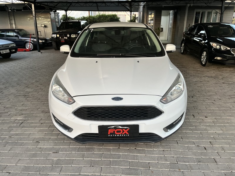 FOCUS 2.0 SE SEDAN 16V FLEX 4P AUTOMÁTICO - 2017 - CAXIAS DO SUL