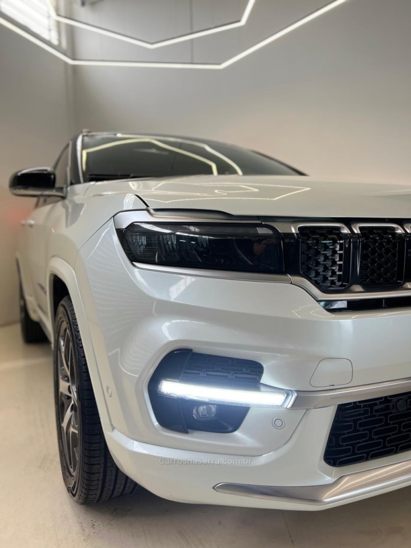 COMMANDER 1.3 OVERLAND T270 16V 4X2 TURBO FLEX 4P AUTOMÁTICO - 2023 - NOVO HAMBURGO