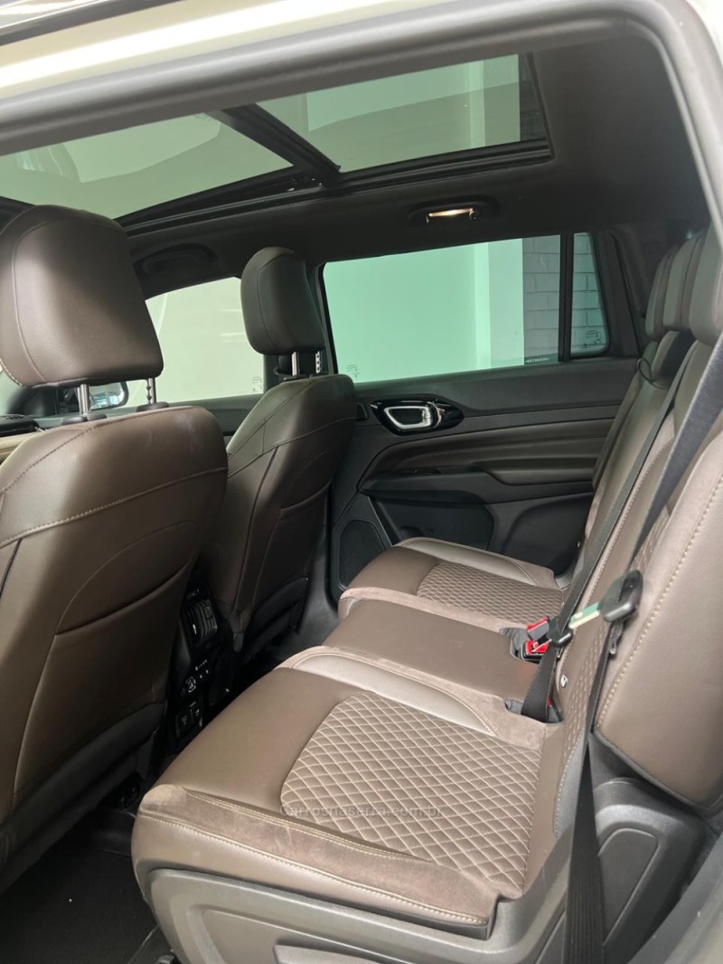 COMMANDER 1.3 OVERLAND T270 16V 4X2 TURBO FLEX 4P AUTOMÁTICO - 2023 - NOVO HAMBURGO