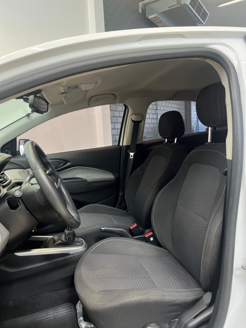 ONIX 1.0 LT 12V TURBO FLEX 4P MANUAL - 2017 - NOVO HAMBURGO