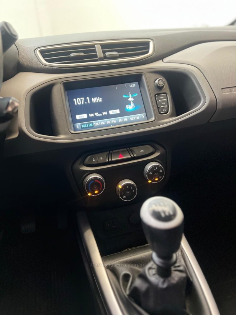 ONIX 1.0 LT 12V TURBO FLEX 4P MANUAL - 2017 - NOVO HAMBURGO