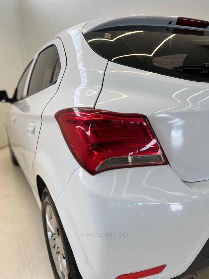 ONIX 1.0 LT 12V TURBO FLEX 4P MANUAL - 2017 - NOVO HAMBURGO