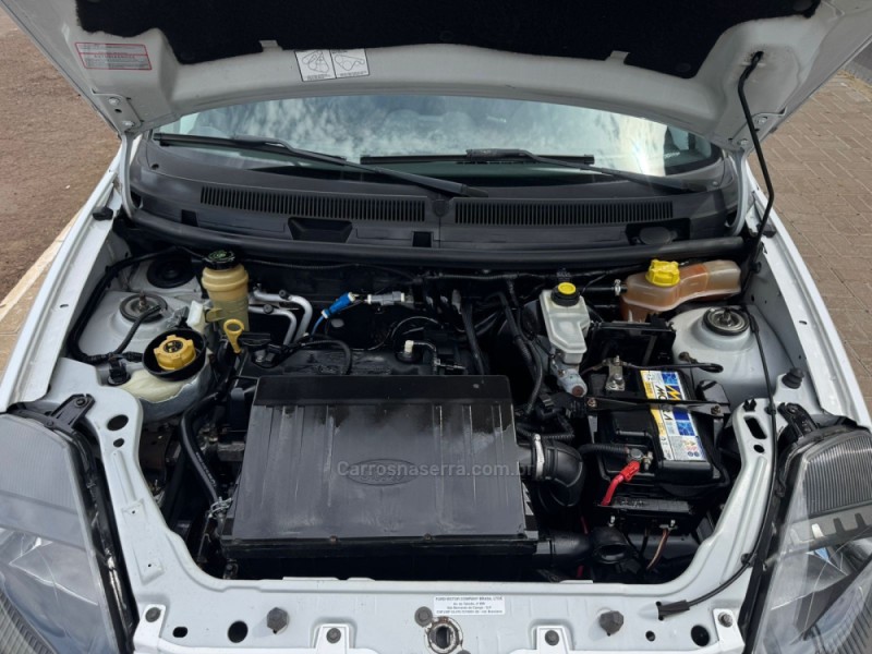 KA 1.0 MPI CLASS 8V FLEX 2P MANUAL - 2013 - TAPEJARA