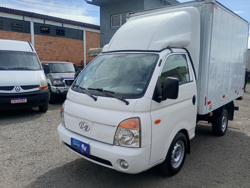 HR 2.5 LONGO BAÚ 4X2 16V 130CV TURBO INTERCOOLER DIESEL 2P MANUAL - 2010 - FARROUPILHA
