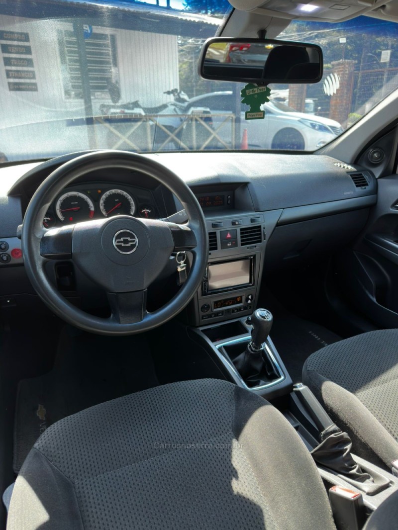 VECTRA 2.0 MPFI GT HATCH 8V FLEX 4P MANUAL - 2009 - CANELA