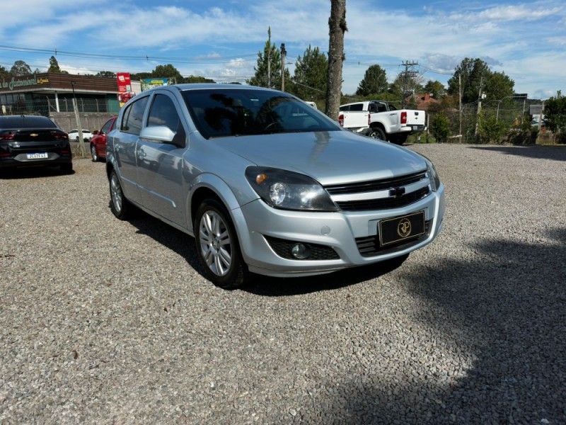 VECTRA 2.0 MPFI GT HATCH 8V FLEX 4P MANUAL - 2009 - CANELA