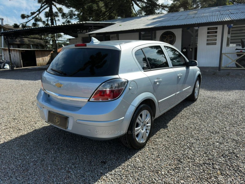 VECTRA 2.0 MPFI GT HATCH 8V FLEX 4P MANUAL - 2009 - CANELA