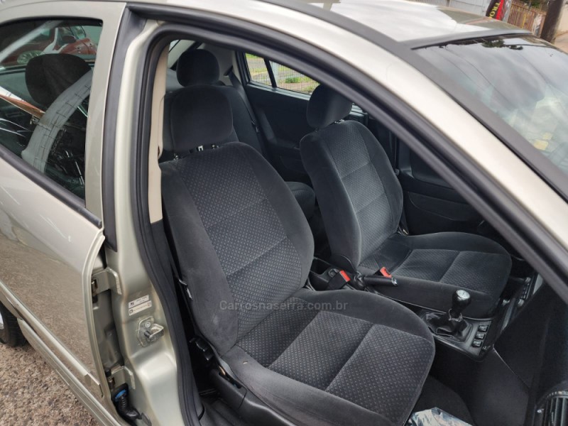 ASTRA 2.0 MPFI ADVANTAGE 8V FLEX 4P MANUAL - 2011 - VACARIA