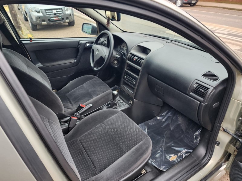 ASTRA 2.0 MPFI ADVANTAGE 8V FLEX 4P MANUAL - 2011 - VACARIA