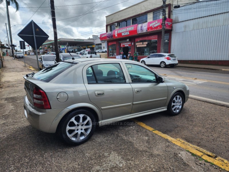 ASTRA 2.0 MPFI ADVANTAGE 8V FLEX 4P MANUAL - 2011 - VACARIA