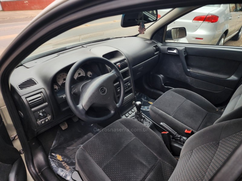 ASTRA 2.0 MPFI ADVANTAGE 8V FLEX 4P MANUAL - 2011 - VACARIA