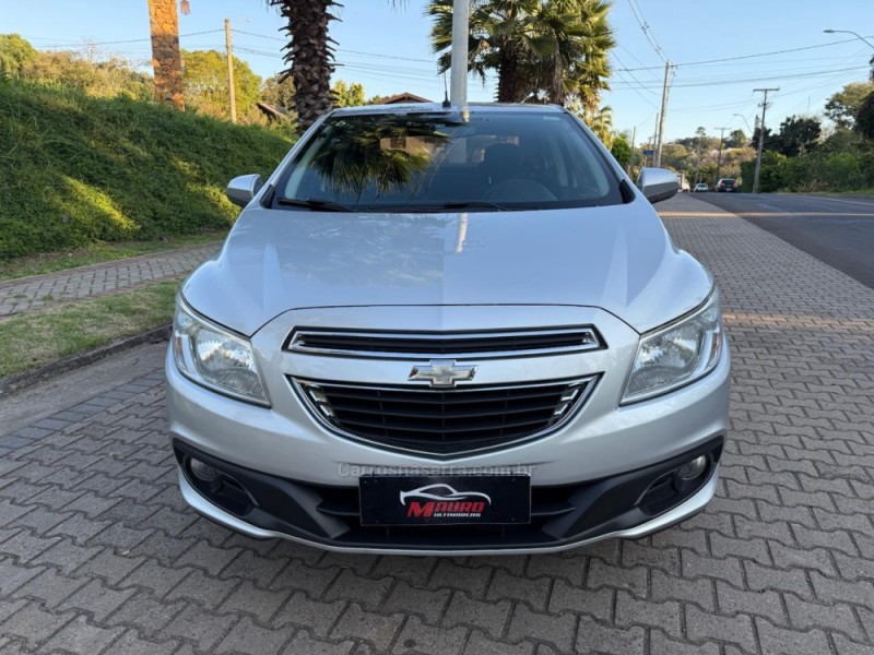 PRISMA 1.0 MPFI LT 8V FLEX 4P MANUAL - 2015 - IVOTI