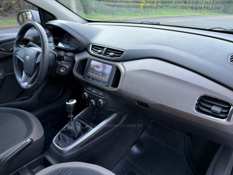 PRISMA 1.0 MPFI LT 8V FLEX 4P MANUAL - 2015 - IVOTI