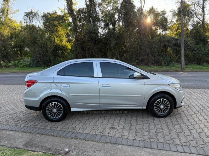 PRISMA 1.0 MPFI LT 8V FLEX 4P MANUAL - 2015 - IVOTI