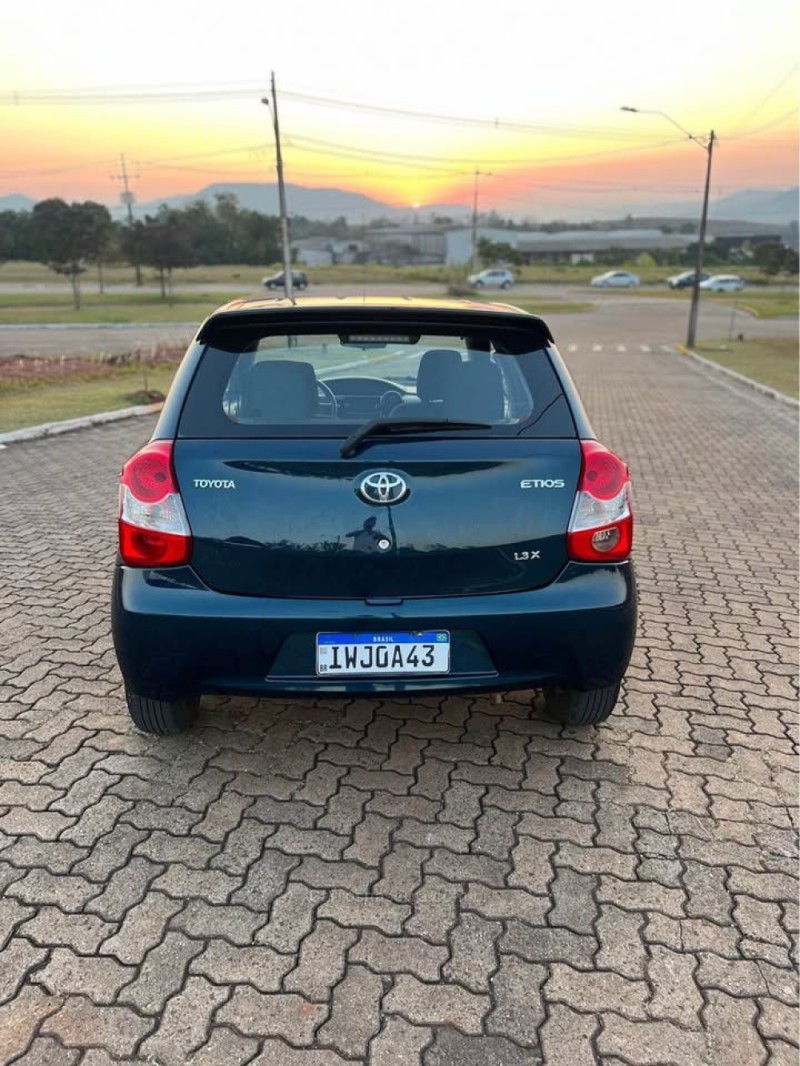 ETIOS 1.3 16V FLEX 4P MANUAL - 2015 - LAJEADO
