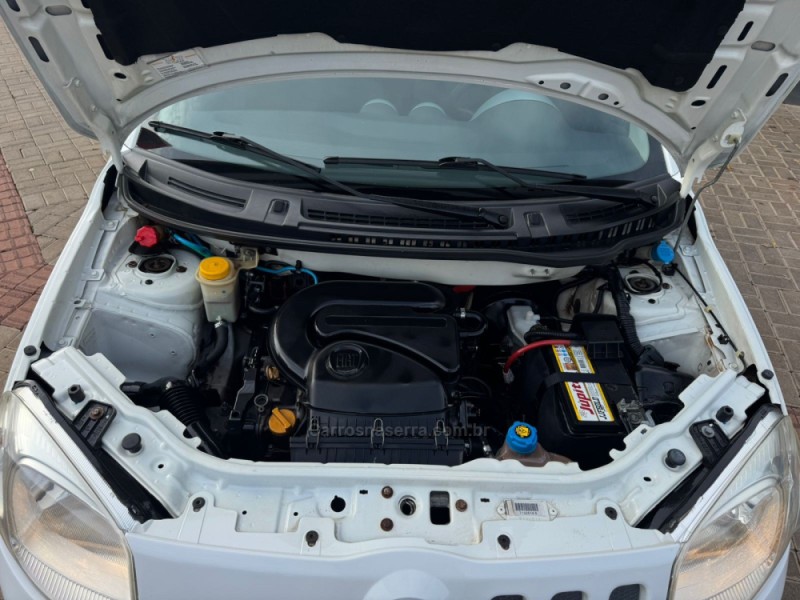 UNO 1.0 EVO VIVACE 8V FLEX 4P MANUAL - 2013 - TAPEJARA