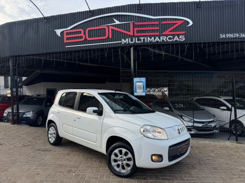 UNO 1.0 EVO VIVACE 8V FLEX 4P MANUAL - 2013 - TAPEJARA