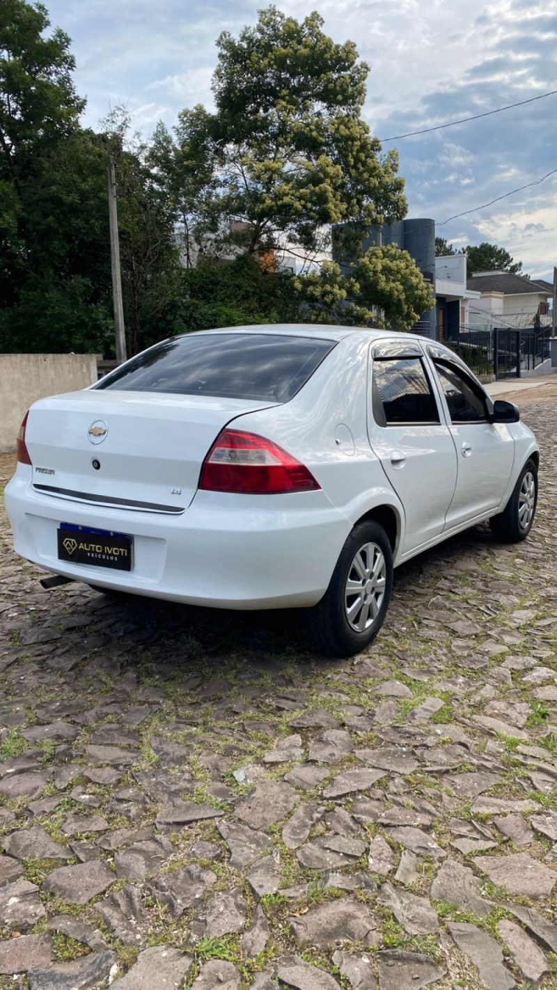 PRISMA 1.4 MPFI MAXX 8V FLEX 4P MANUAL - 2009 - IVOTI