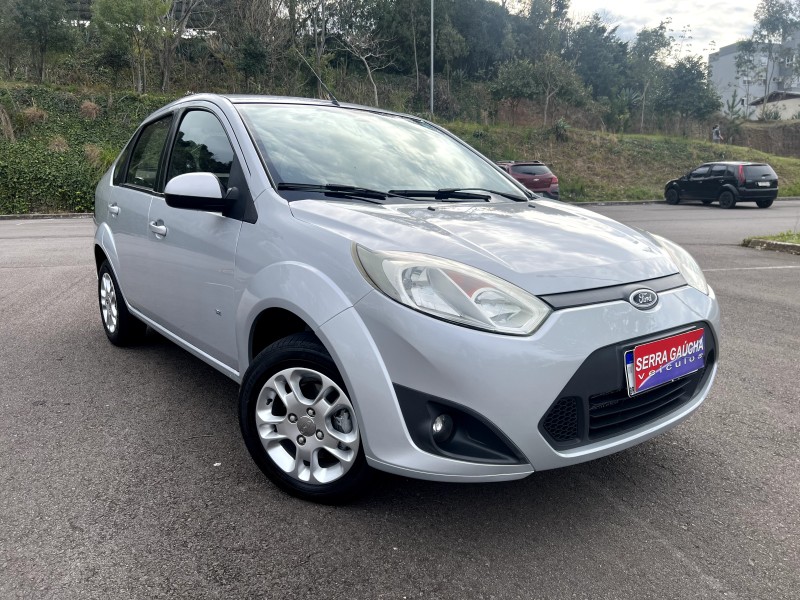 FIESTA 1.6 ROCAM SE SEDAN 8V FLEX 4P MANUAL