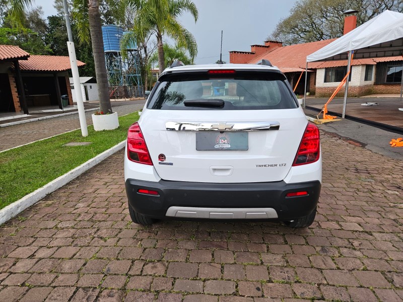 TRACKER 1.8 MPFI LTZ 4X2 16V FLEX 4P AUTOMÁTICO - 2015 - VENâNCIO AIRES