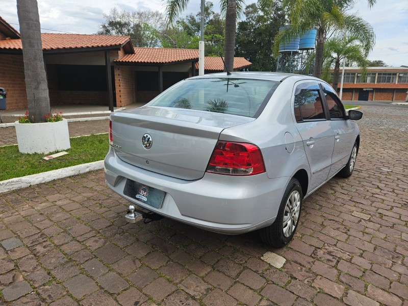 VOYAGE 1.0 MI 8V FLEX 4P MANUAL - 2009 - VENâNCIO AIRES