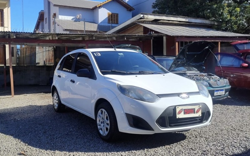 FIESTA 1.0 MPI PERSONNALITÉ 8V FLEX 4P MANUAL - 2013 - CAXIAS DO SUL