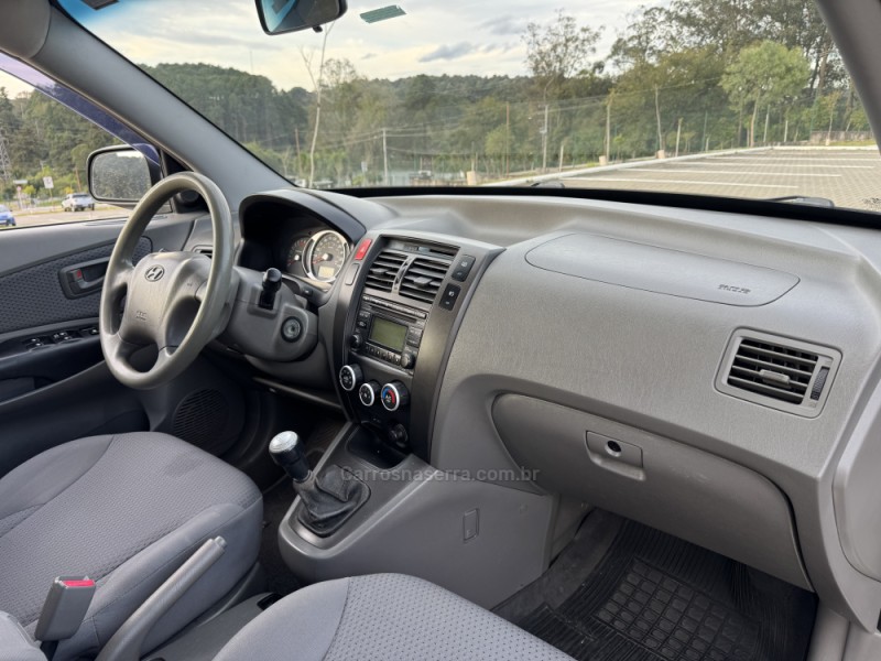 TUCSON 2.0 MPFI GL 16V 142CV 2WD GASOLINA 4P MANUAL - 2011 - CAXIAS DO SUL