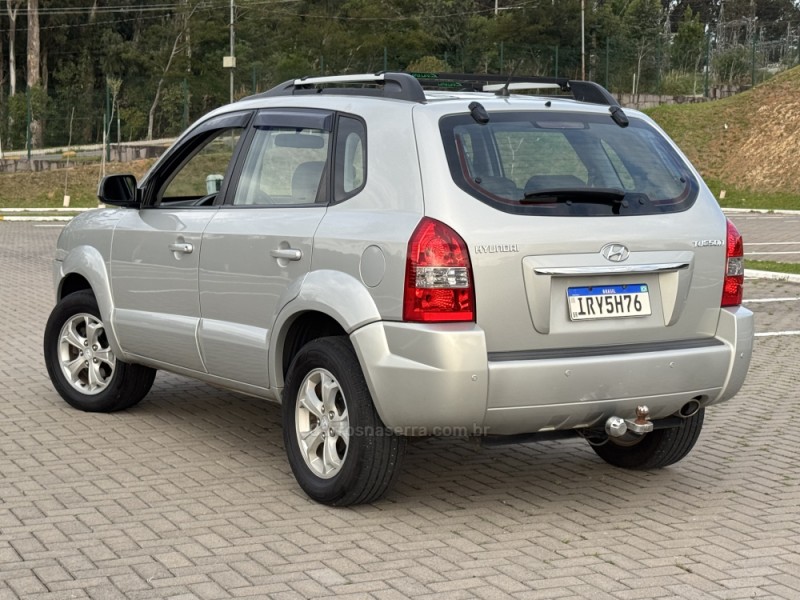 TUCSON 2.0 MPFI GL 16V 142CV 2WD GASOLINA 4P MANUAL - 2011 - CAXIAS DO SUL