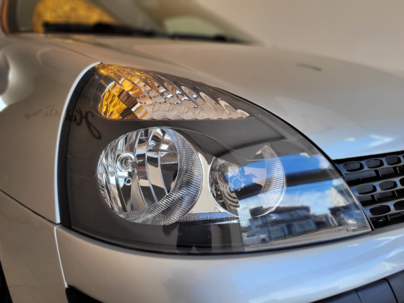 CLIO 1.0 EXPRESSION SEDAN 16V FLEX 4P MANUAL - 2006 - CANELA