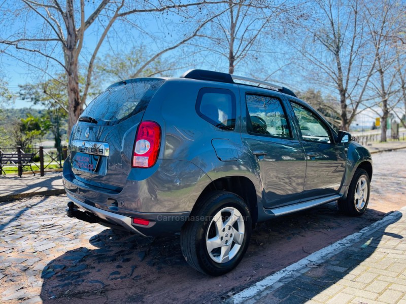 DUSTER 1.6 DYNAMIQUE 4X2 16V FLEX 4P MANUAL - 2013 - NOVO HAMBURGO