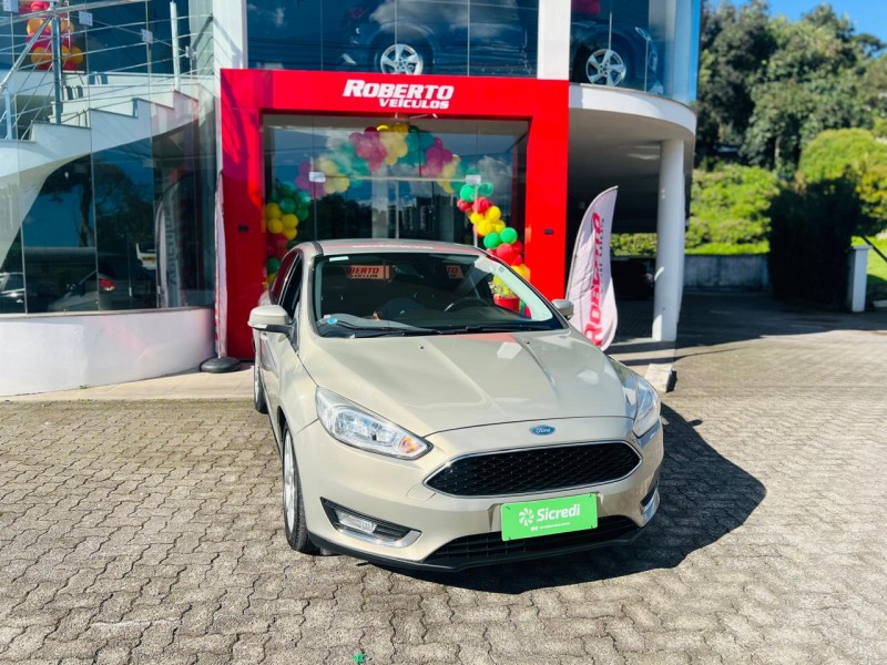 focus 2.0 se hatch 16v flex 4p auto 2016 bento goncalves