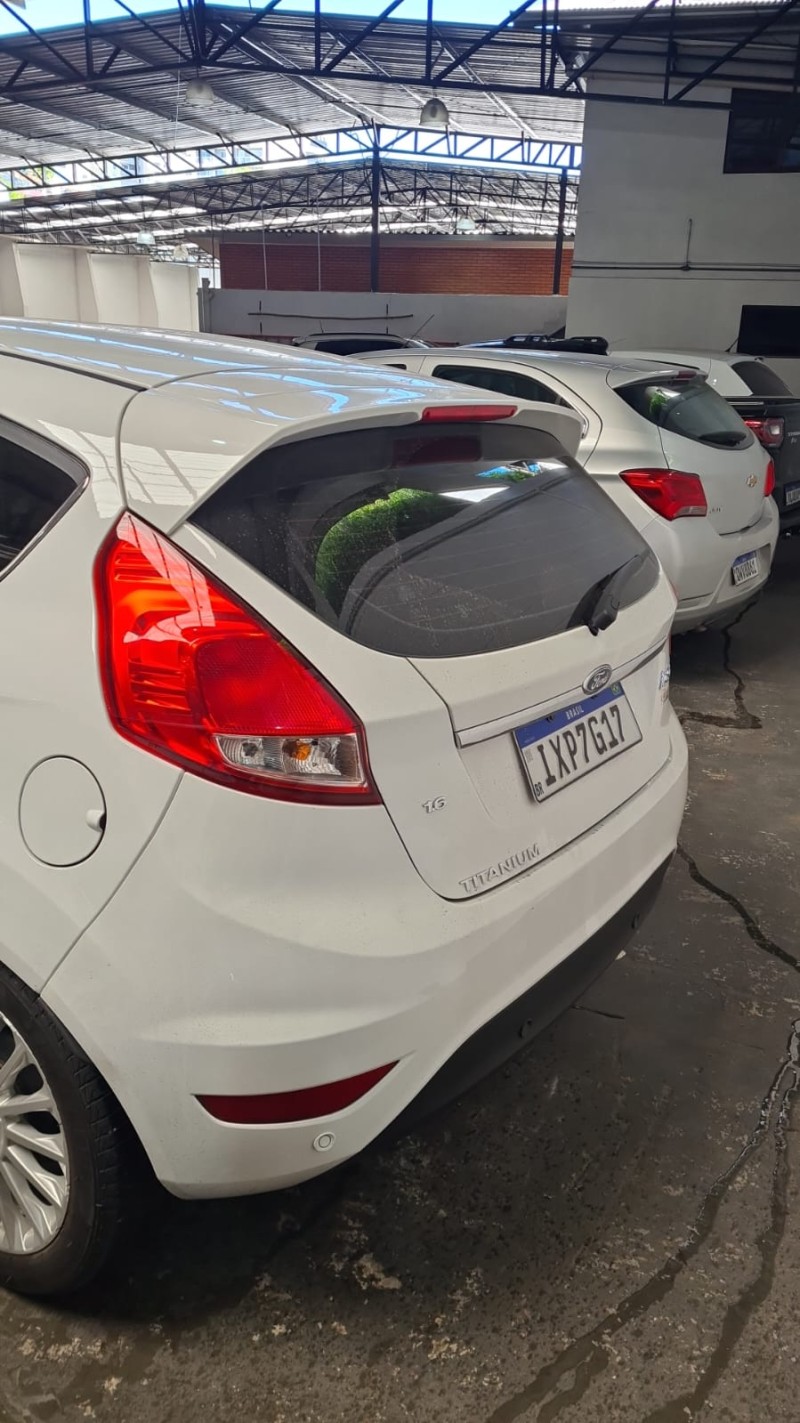 FIESTA 1.6 TITANIUM HATCH 16V FLEX 4P AUTOMÁTICO - 2017 - CAXIAS DO SUL