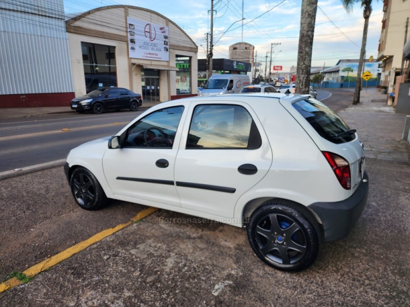 CELTA 1.0 MPFI LIFE 8V FLEX 4P MANUAL - 2010 - VACARIA