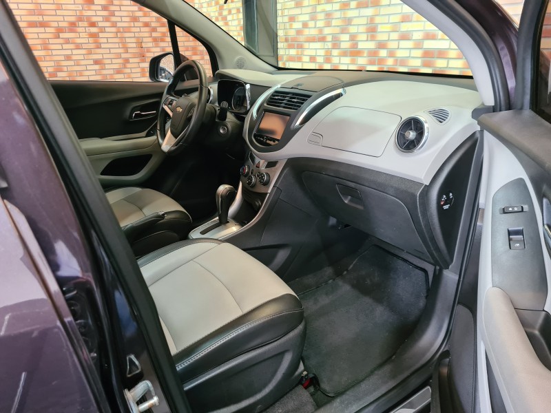 TRACKER 1.8 MPFI LTZ 4X2 16V FLEX 4P AUTOMÁTICO - 2016 - FARROUPILHA