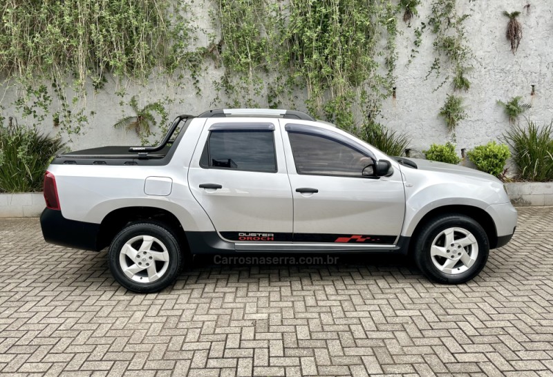 DUSTER OROCH 1.6 16V FLEX EXPRESSION 4P MANUAL - 2019 - SAPIRANGA