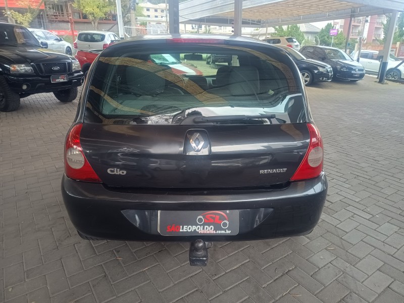 CLIO 1.0 AUTHENTIQUE 16V FLEX 4P MANUAL - 2006 - CAXIAS DO SUL