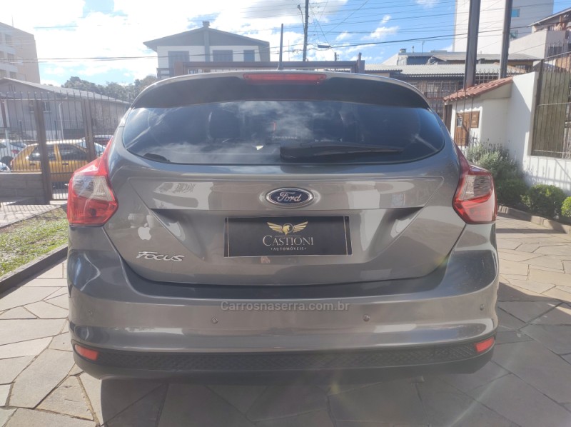 FOCUS 1.6 SE PLUS 16V FLEX 4P MANUAL - 2015 - CAXIAS DO SUL