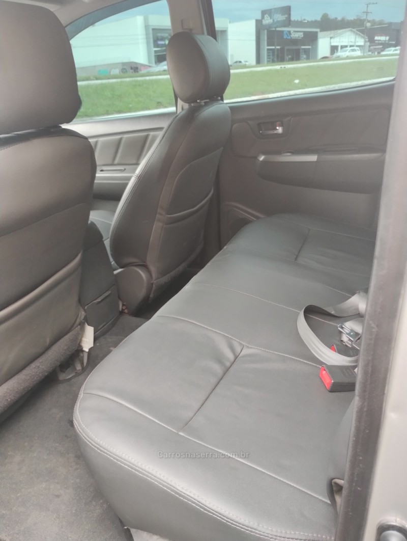 HILUX 3.0 SRV 4X4 CD 16V TURBO INTERCOOLER DIESEL 4P AUTOMÁTICO - 2012 - SAPIRANGA