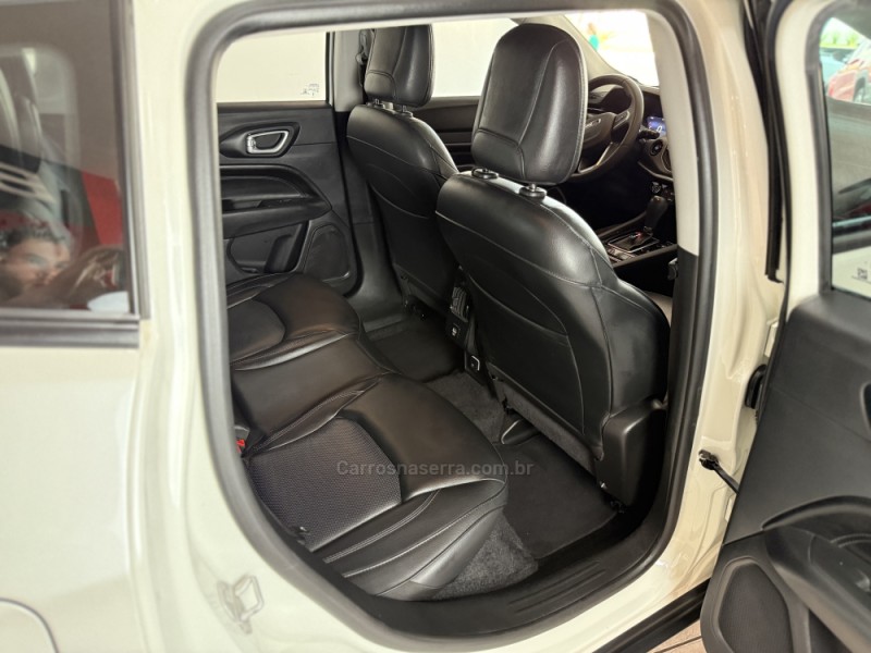 COMPASS 1.3 LONGITUDE T270 16V TURBO 4X2 FLEX 4P AUTOMÁTICO - 2022 - GUAPORé