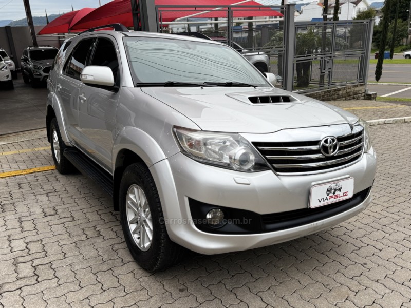HILUX SW4 3.0 SRV 4X4 16V TURBO INTERCOOLER DIESEL 4P AUTOMÁTICO - 2013 - FELIZ