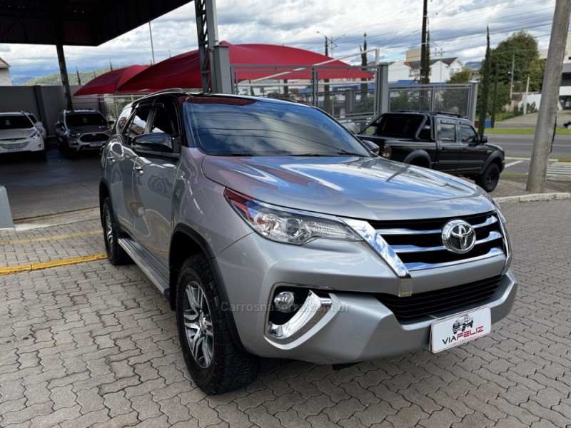 HILUX SW4 2.7 SRV 4X2 16V FLEX 7 LUGARES 4P AUTOMÁTICO - 2020 - FELIZ