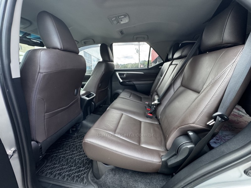 HILUX SW4 2.7 SRV 4X2 16V FLEX 7 LUGARES 4P AUTOMÁTICO - 2020 - FELIZ