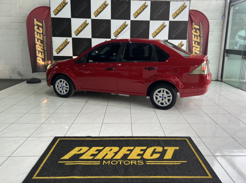 FIESTA 1.6 SE SEDAN 16V FLEX 4P MANUAL - 2011 - PORTãO