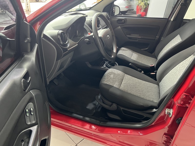 FIESTA 1.6 SE SEDAN 16V FLEX 4P MANUAL - 2011 - PORTãO