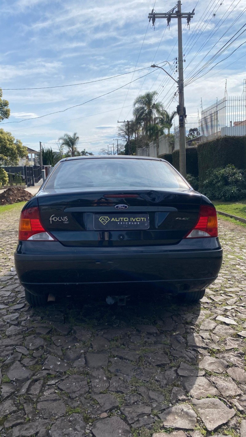 FOCUS 1.6 8V GASOLINA 4P MANUAL - 2008 - IVOTI