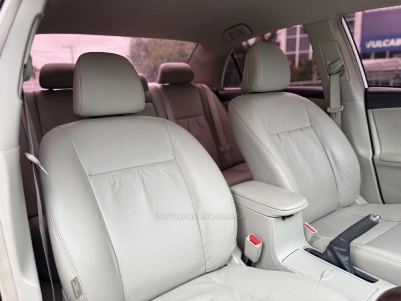 COROLLA 2.0 ALTIS 16V FLEX 4P AUTOMÁTICO - 2014 - PAROBé